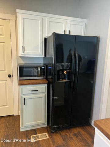 8436 W PARK LOOP, Rathdrum, ID 83858