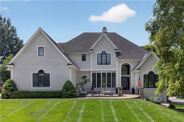 5717 W 128th Terrace, Overland Park, KS 66209
