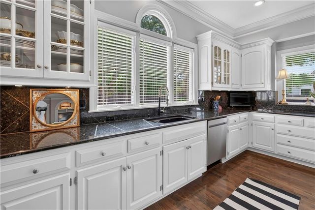 5717 W 128th Terrace, Overland Park, KS 66209