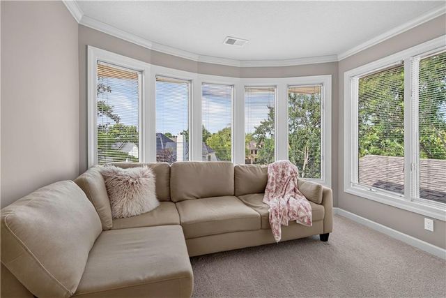 5717 W 128th Terrace, Overland Park, KS 66209