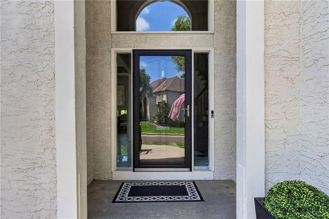 5717 W 128th Terrace, Overland Park, KS 66209