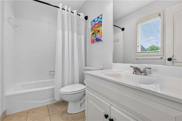 5717 W 128th Terrace, Overland Park, KS 66209