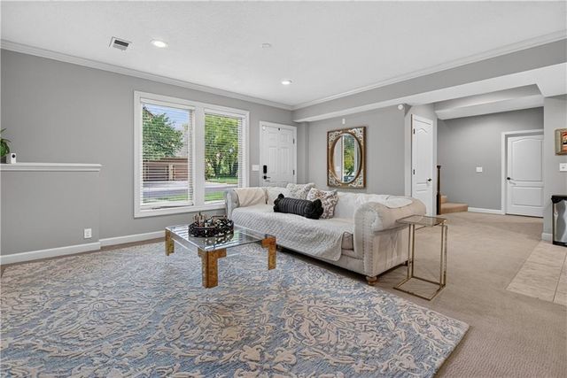 5717 W 128th Terrace, Overland Park, KS 66209