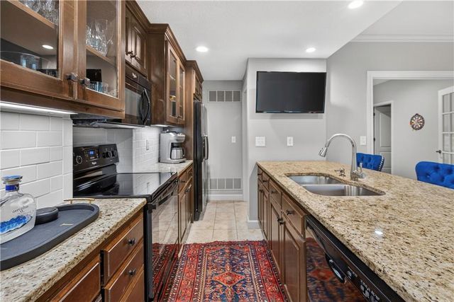 5717 W 128th Terrace, Overland Park, KS 66209