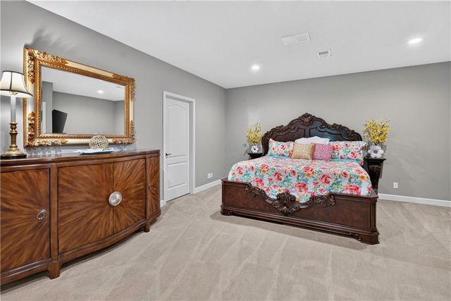 5717 W 128th Terrace, Overland Park, KS 66209