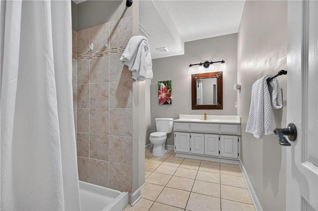 5717 W 128th Terrace, Overland Park, KS 66209