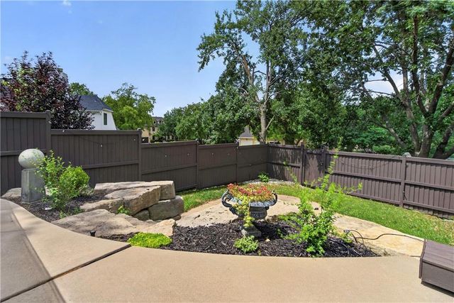 5717 W 128th Terrace, Overland Park, KS 66209