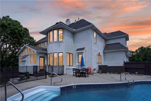 5717 W 128th Terrace, Overland Park, KS 66209