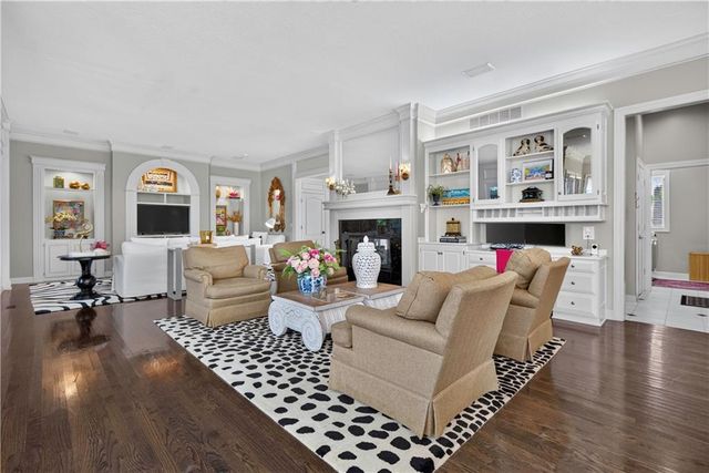 5717 W 128th Terrace, Overland Park, KS 66209