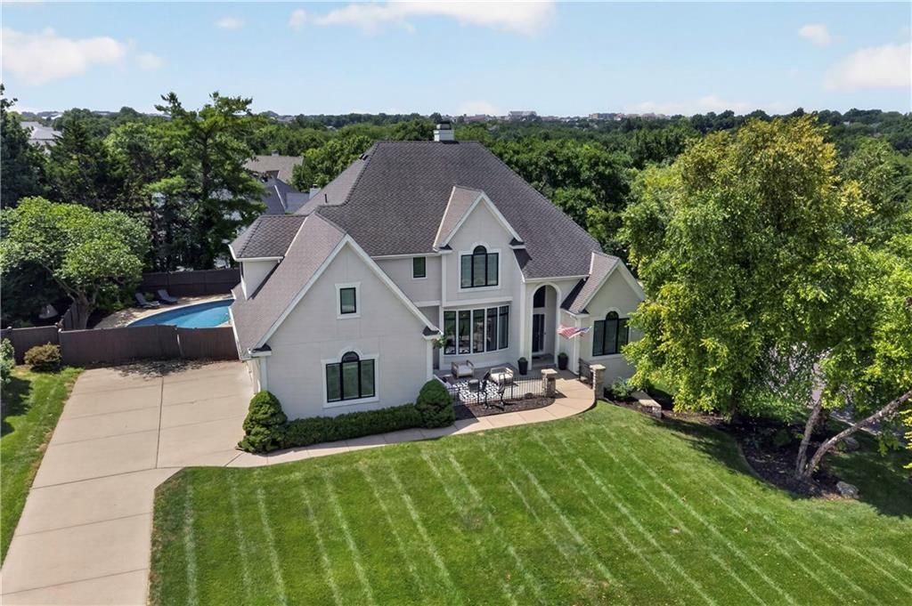 5717 W 128th Terrace, Overland Park, KS 66209