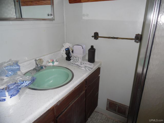 46 Stanton Avenue, South Range, MI 49963