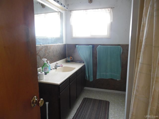 46 Stanton Avenue, South Range, MI 49963