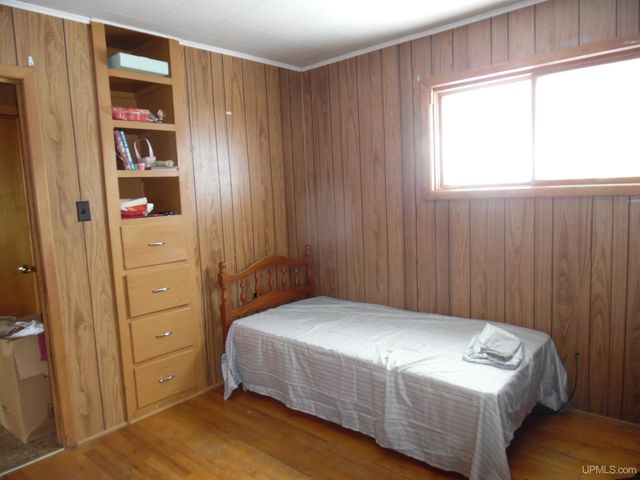 46 Stanton Avenue, South Range, MI 49963