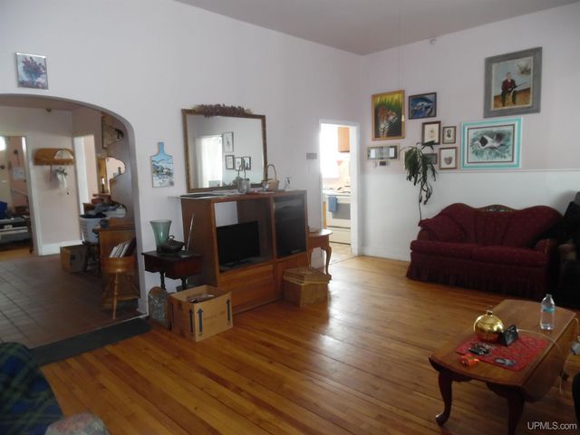 46 Stanton Avenue, South Range, MI 49963