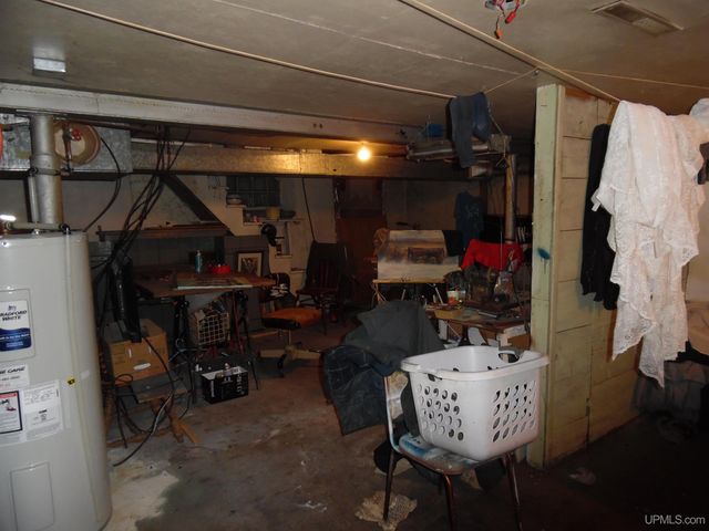 46 Stanton Avenue, South Range, MI 49963