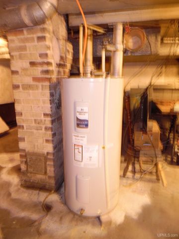 46 Stanton Avenue, South Range, MI 49963