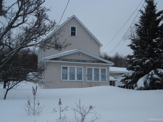 46 Stanton Avenue, South Range, MI 49963