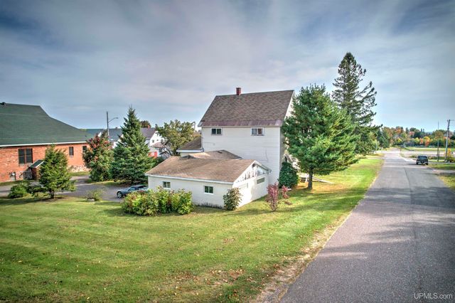 46 Stanton Avenue, South Range, MI 49963