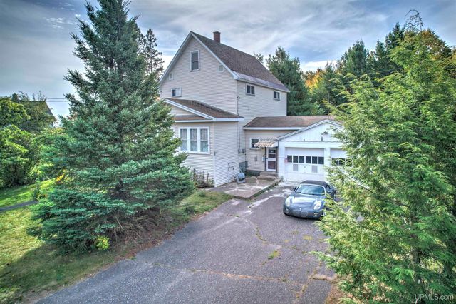 46 Stanton Avenue, South Range, MI 49963