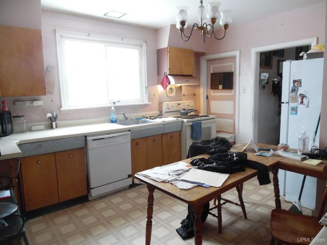 46 Stanton Avenue, South Range, MI 49963