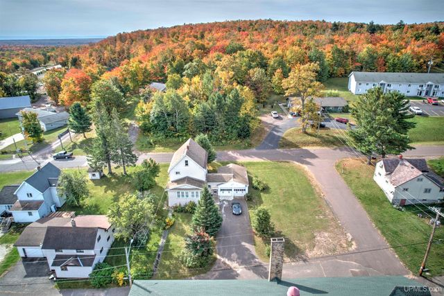 46 Stanton Avenue, South Range, MI 49963