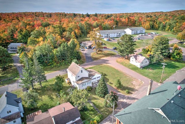 46 Stanton Avenue, South Range, MI 49963