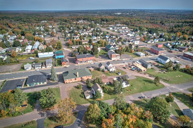 46 Stanton Avenue, South Range, MI 49963