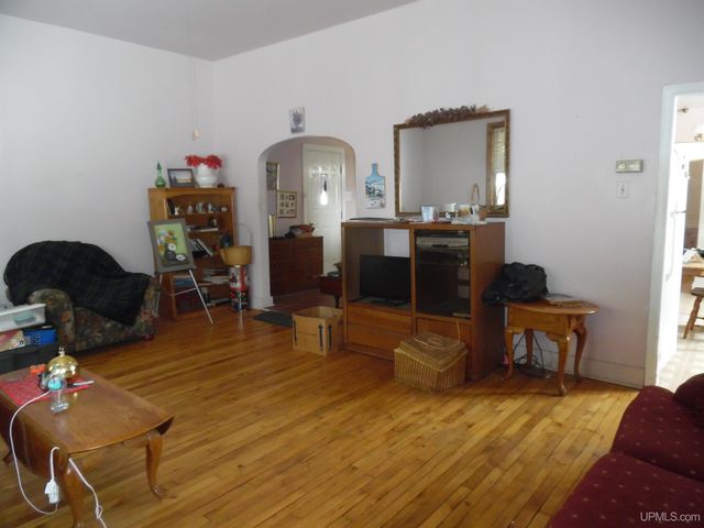 46 Stanton Avenue, South Range, MI 49963