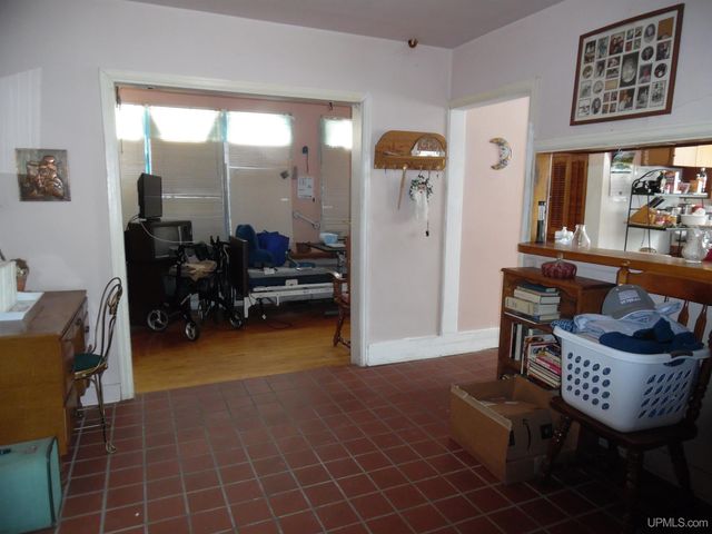 46 Stanton Avenue, South Range, MI 49963