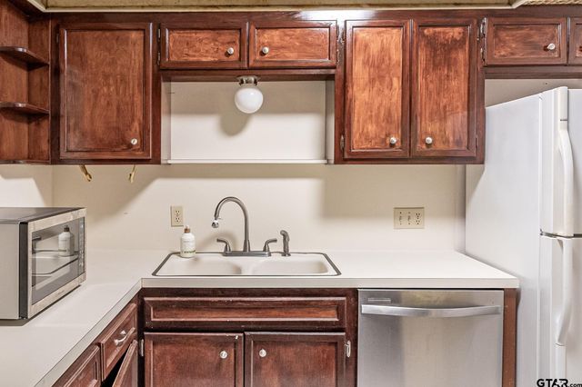 404 Hillcreek St, Whitehouse, TX 75791