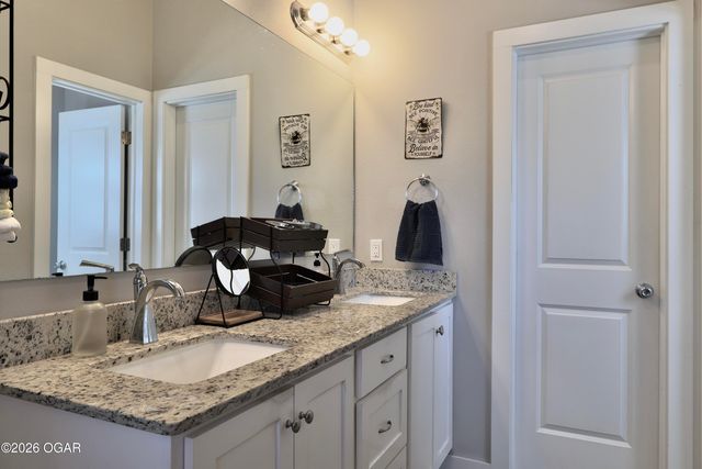 2063 Goff Rdg Road, Pineville, MO 64856