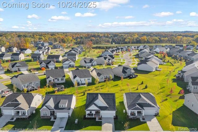10101 Kylie Drive, Brighton, MI 48116