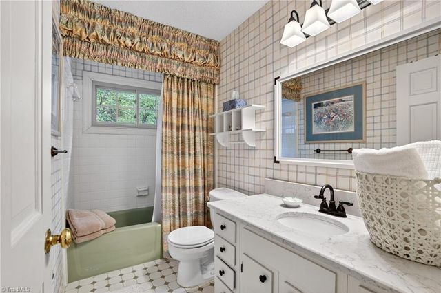 1319 Heathcliff Court, High Point, NC 27262