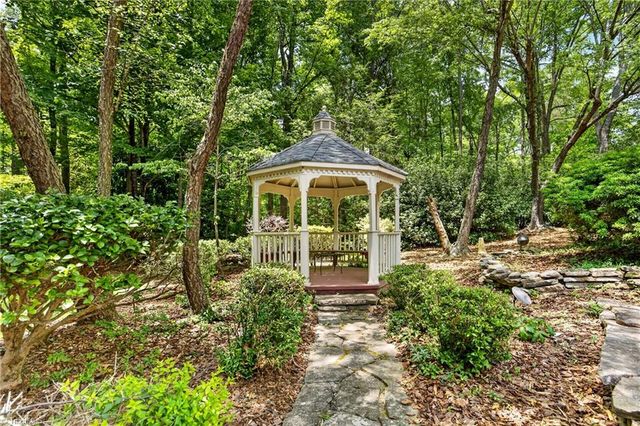 1319 Heathcliff Court, High Point, NC 27262
