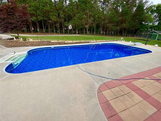 2822 Green Road, Loganville, GA 30052