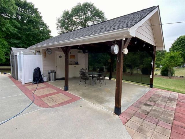 2822 Green Road, Loganville, GA 30052