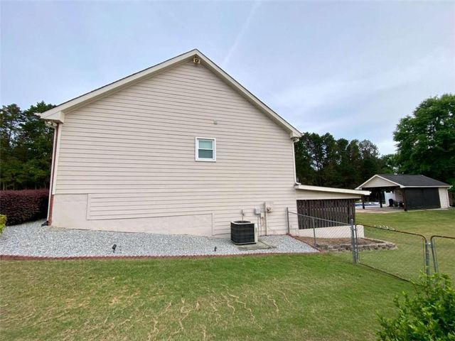 2822 Green Road, Loganville, GA 30052