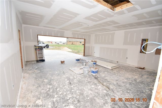 2028 Prairie Fire Drive, Sallisaw, OK 74955