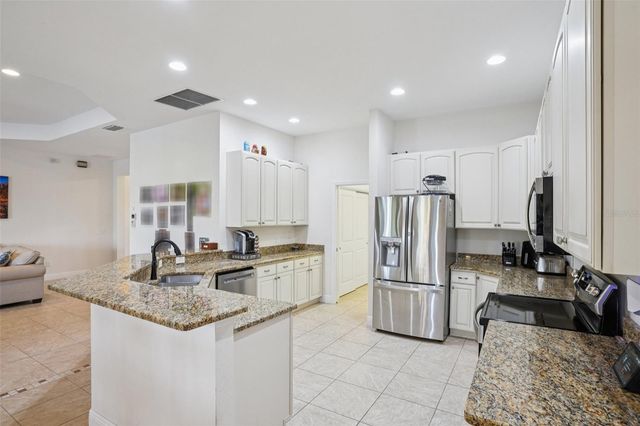 10144 LAKE MIONA WAY, Oxford, FL 34484