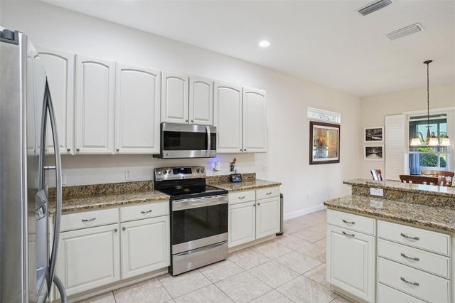 10144 LAKE MIONA WAY, Oxford, FL 34484