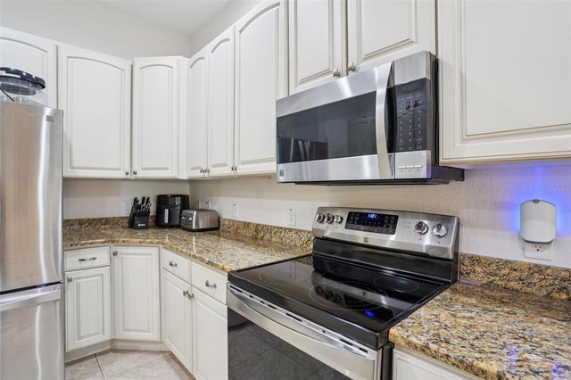 10144 LAKE MIONA WAY, Oxford, FL 34484