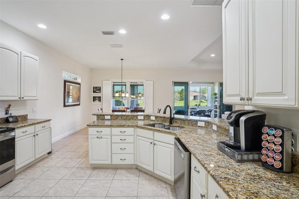 Image 11 of property listing at 10144 LAKE MIONA WAY, Oxford, FL 34484