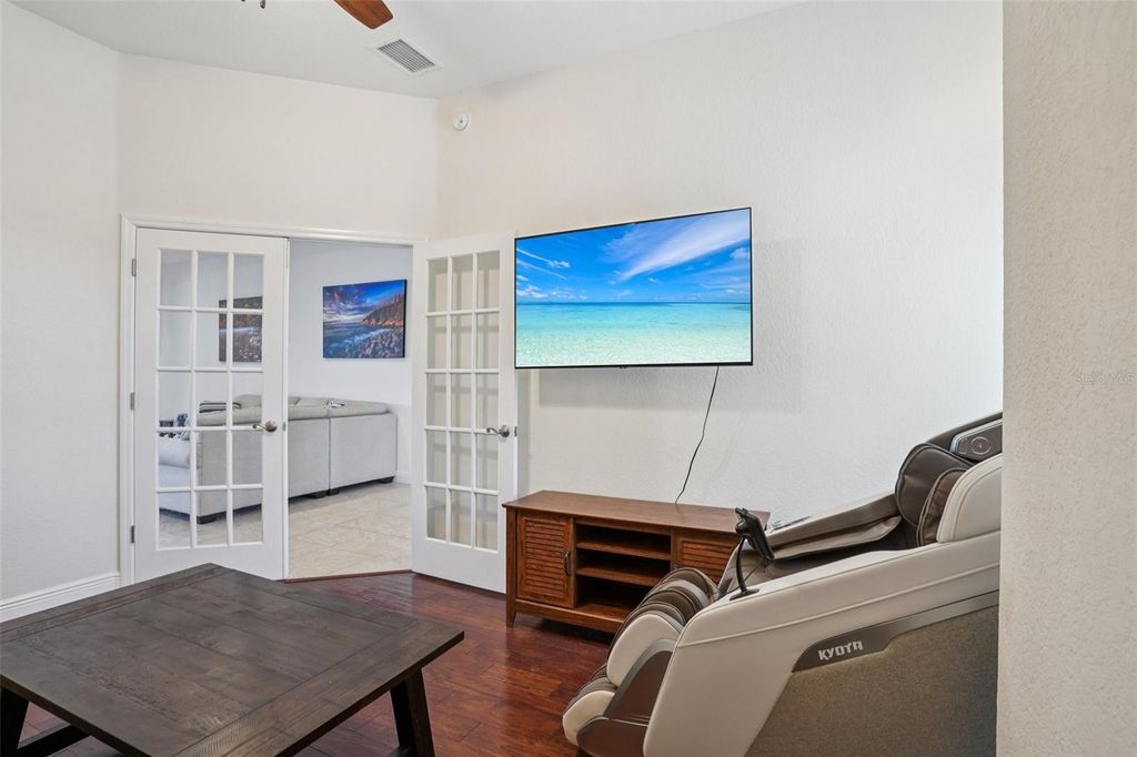 Image 31 of property listing at 10144 LAKE MIONA WAY, Oxford, FL 34484