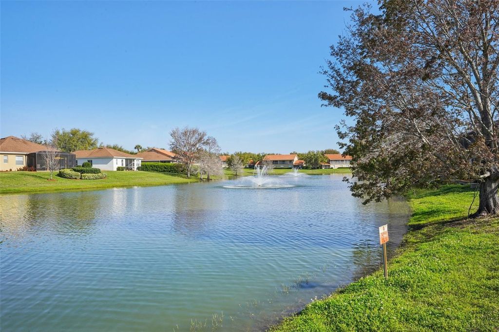 Image 33 of property listing at 10144 LAKE MIONA WAY, Oxford, FL 34484