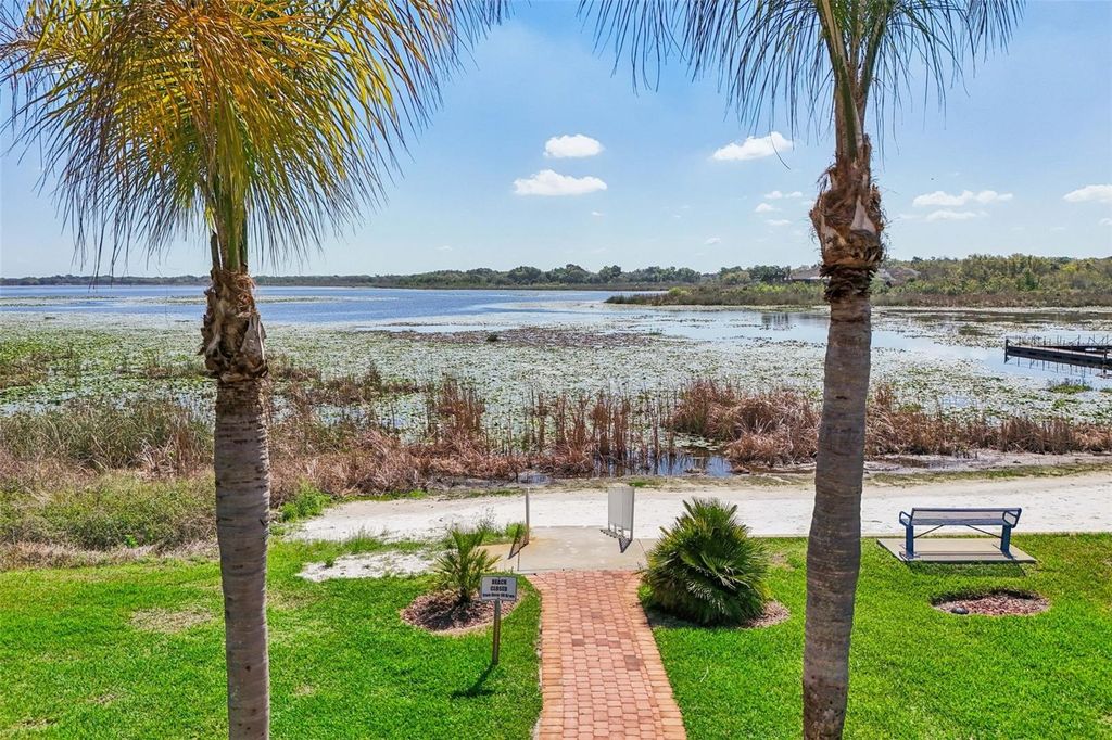 Image 42 of property listing at 10144 LAKE MIONA WAY, Oxford, FL 34484