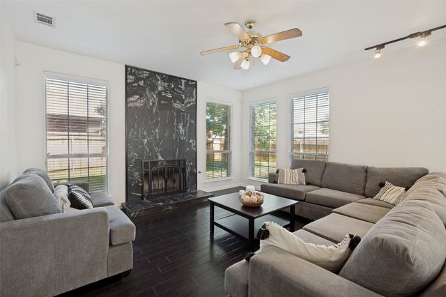 7735 Worthing Street, Dallas, TX 75252