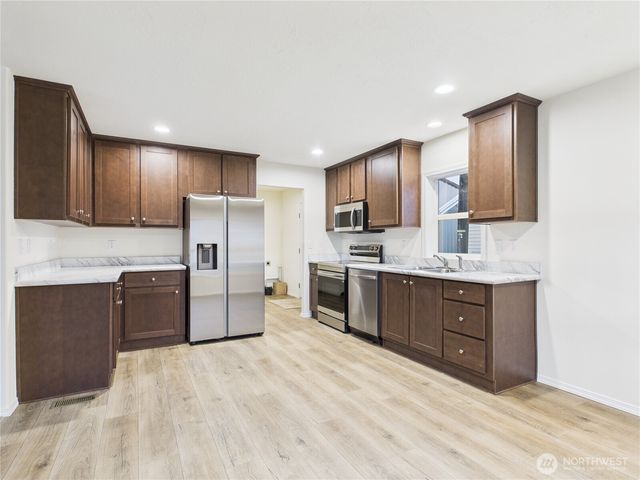 19 B S Garden Avenue, Rock Island, WA 98850