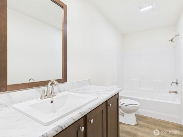 19 B S Garden Avenue, Rock Island, WA 98850