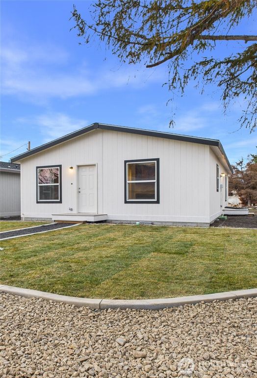 19 B S Garden Avenue, Rock Island, WA 98850