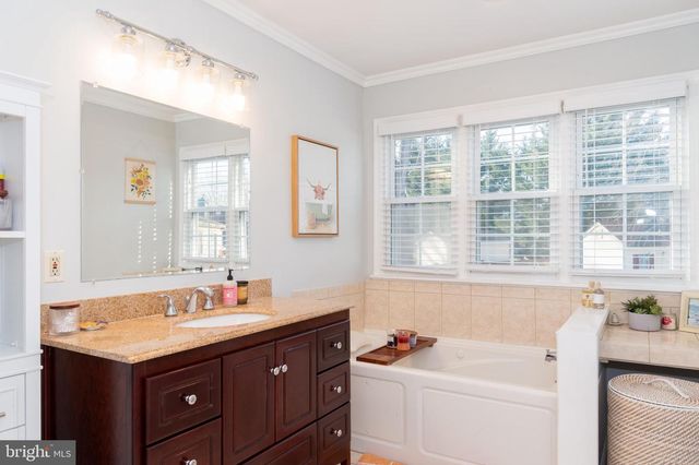 402 DODD DR NW, Leesburg, VA 20176